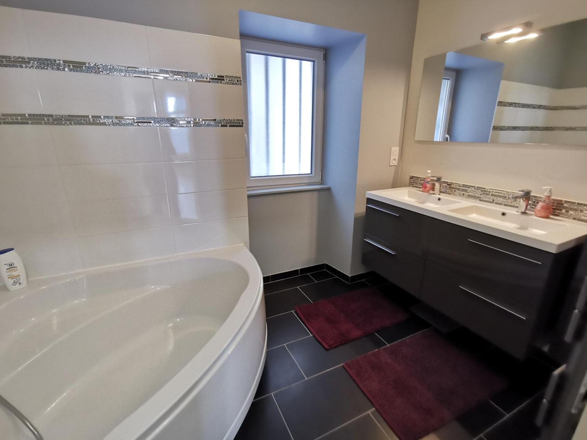 Appartement 3 Chambres Au Coeur Du Jura, Ideal Famille Сален-ле-Бен Экстерьер фото